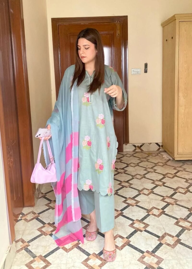 SahraMart – stylish clothing and fashion products for women available online